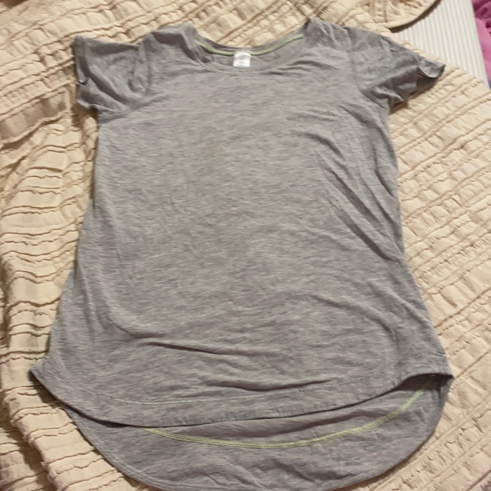 Girls ivivva shirt really cute good condition
